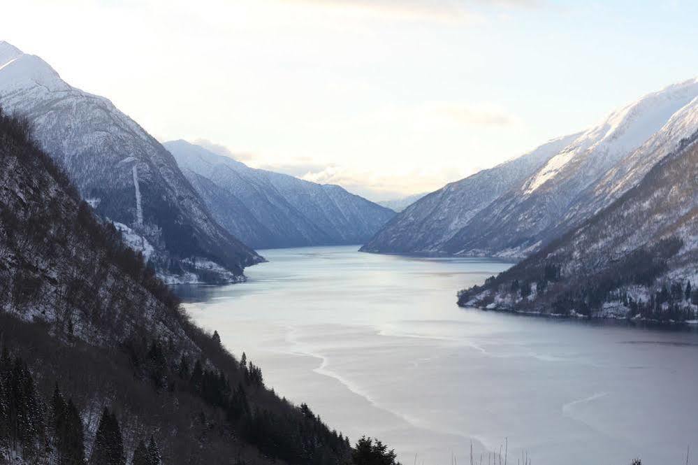 Fjaerland Fjordstove Hotell - Huseby Hotelldrift As Luaran gambar